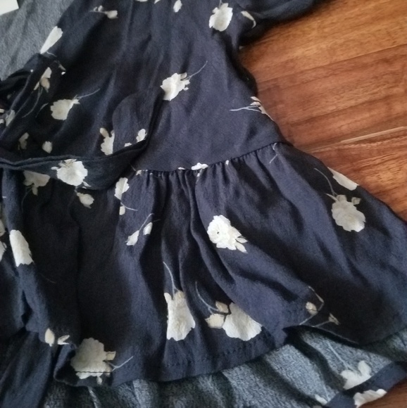 Brandy Melville john galt Cora top bnwt - Picture 3 of 7